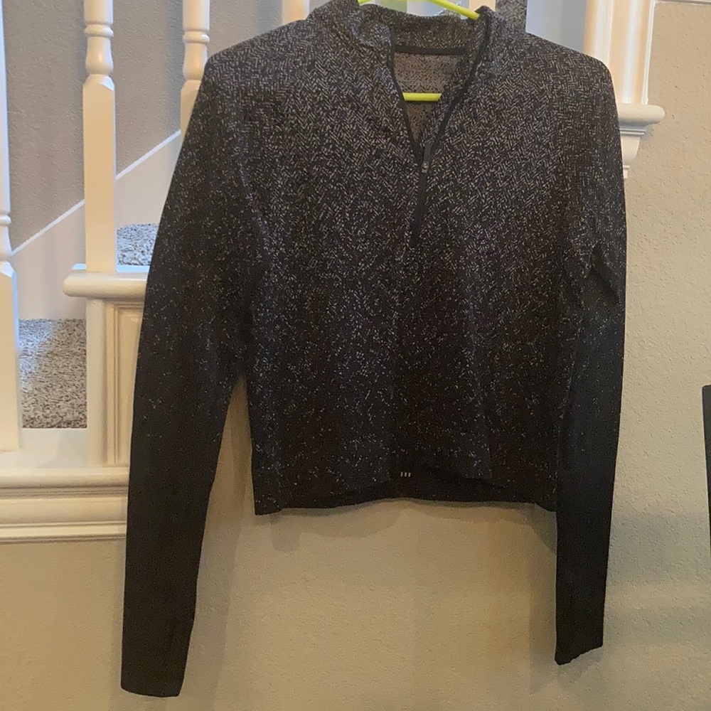 Lululemon Rest Less Cropped 1/2 zip. NWOT. Herringbone Fade black/white. Size 8